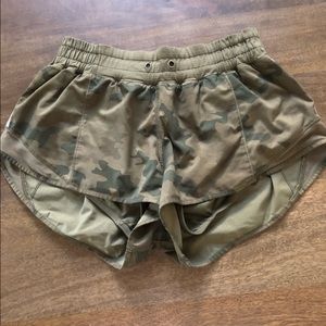 Green camo lululemon hotty hot shorts